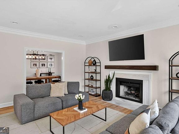 3rd image of 12 Forest Ridge Ct