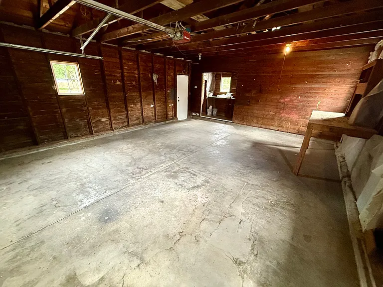 1329 Elm St — Photo 45