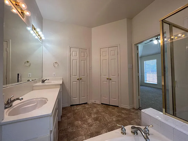 1141 Nickerson Ln — Photo 17