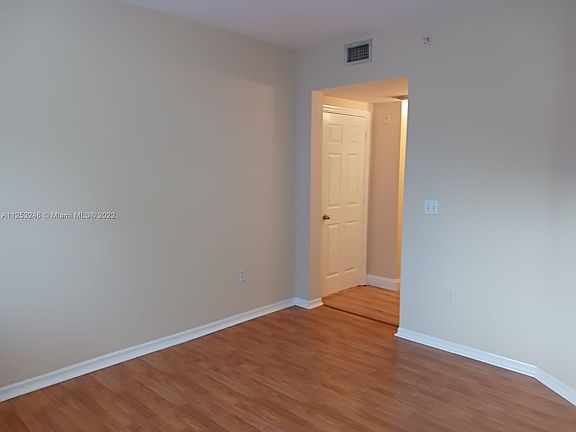 5th image of 2548 Centergate Dr APT 203