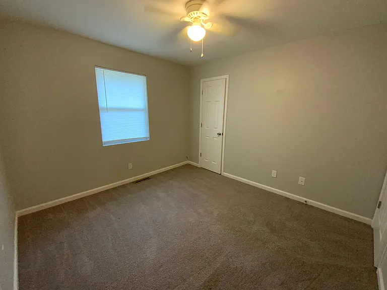 4621 - 4623 W Bainbridge Dr — Photo 23