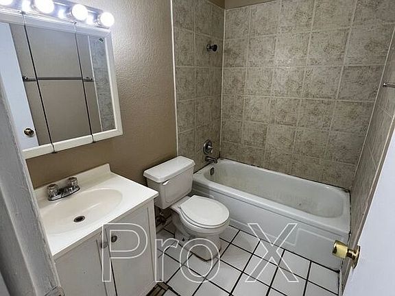2nd image of 1042 W Hendrix St