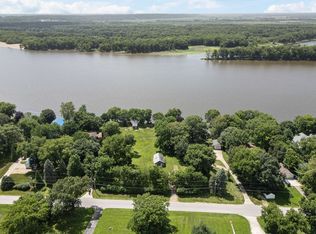 17520 River Rd N, Cordova, IL 61242