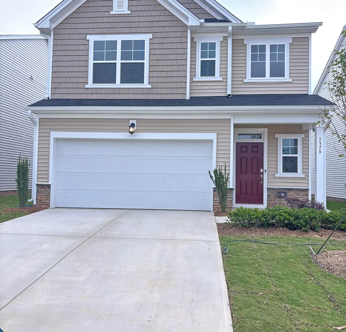 4 bed, 2105 sqft, $2,300 — Photo 1