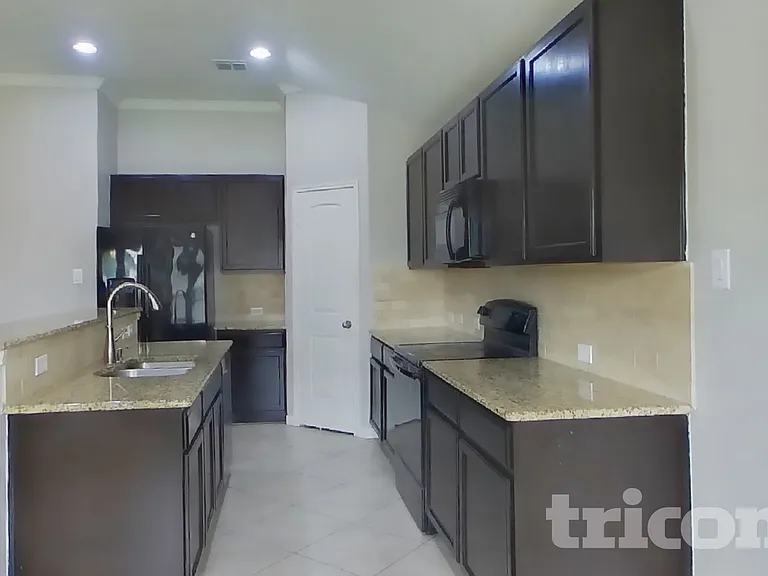 508 Crazy Horse Dr — Photo 6