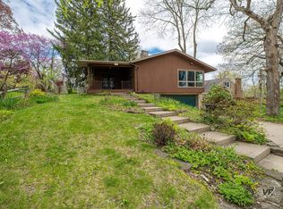 1771 S Demeter Dr, Freeport, IL 61032