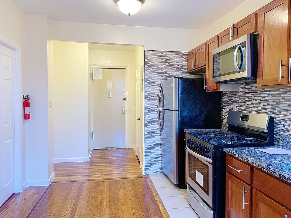 1st image of 16220 89th Ave #B