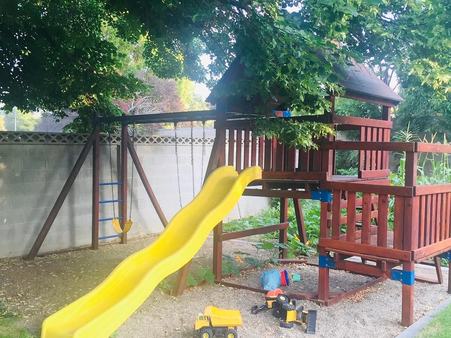 1408 W Yworry Ln — Photo 4