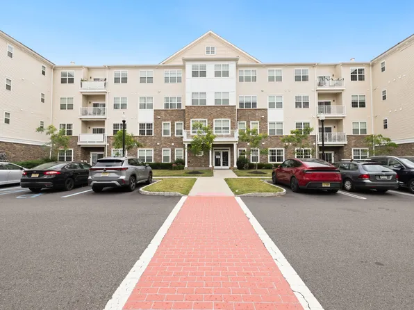 147 Lorhan Dr, Piscataway, NJ 08854