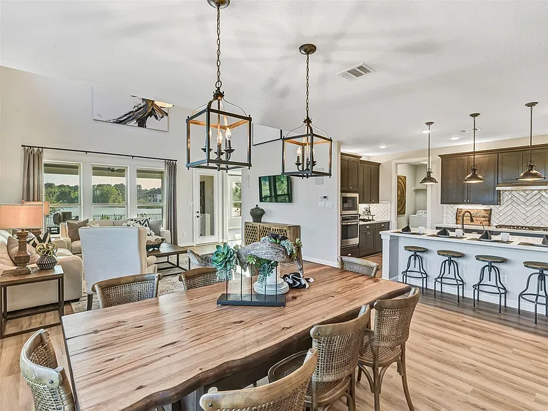 11 Shumard Oak Dr — Photo 6