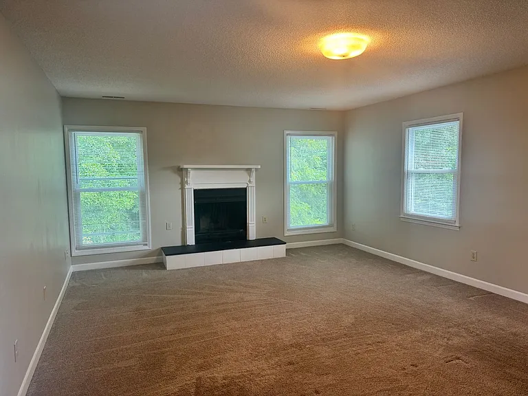 744 Crescent Dr #3 — Photo 9