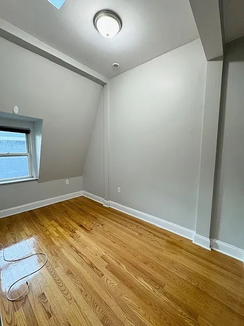 4 bed, 999 sqft, $3,900 — Photo 3