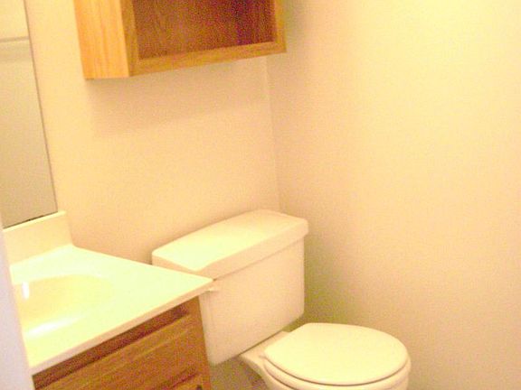 4th image of 2011 Northgate Dr APT B