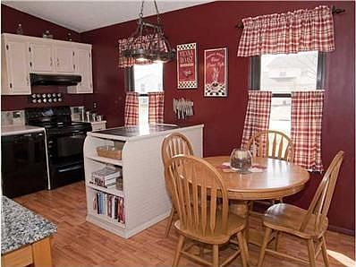 3rd image of 4072 Willow Hollow Dr