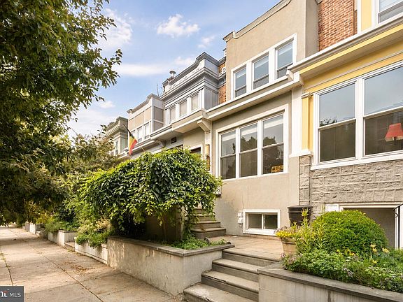 2nd image of 866 Corinthian Ave