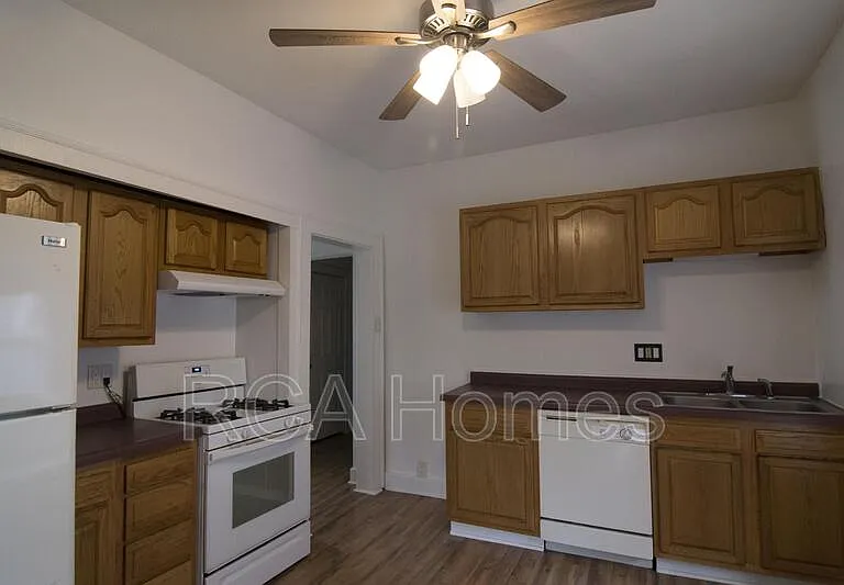 901 N Linwood Ave — Photo 5
