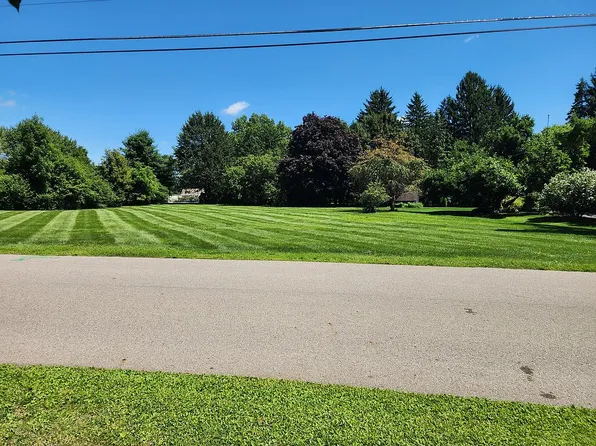 Shady Ln, Salem, OH 44460