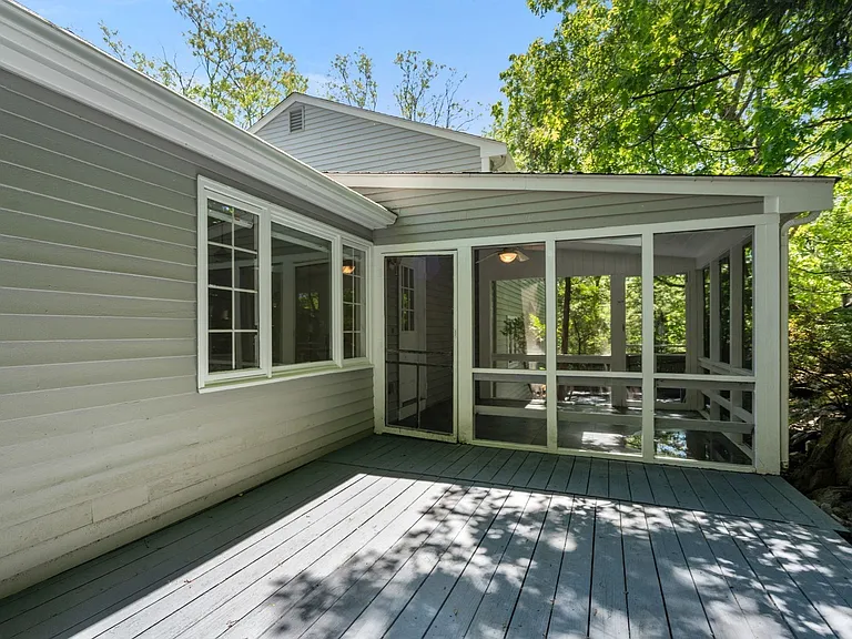 141 Westgate Rd — Photo 31