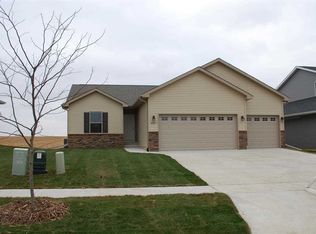 8504 Aldridge Dr SW, Cedar Rapids, IA 52404