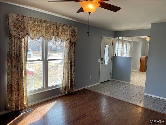4th image of 4 Watertown Cir