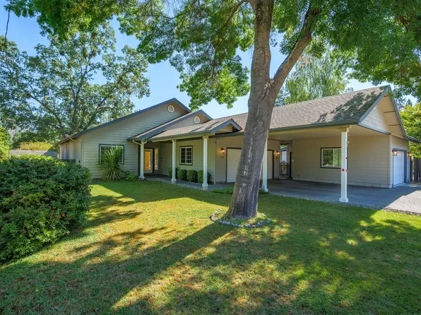 1204 E Park St, Grants Pass, OR 97527