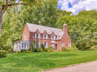 11 Overlook Rd, Scarsdale, NY 10583