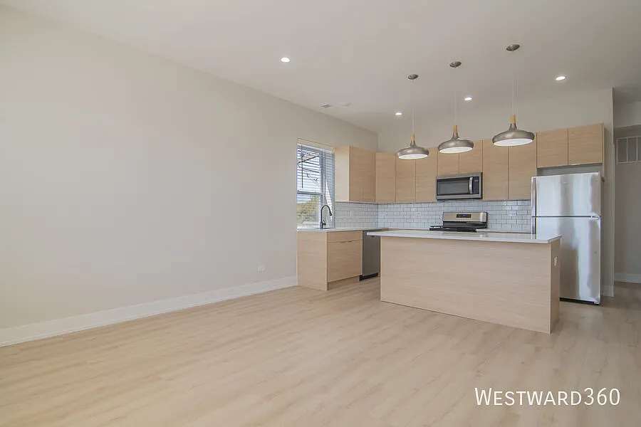1546 N Homan / 3 bed - 2 bath / Humboldt Park — Photo 4