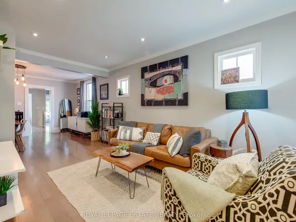 138 Woodmount Ave, Toronto, ON M4C 3Y8