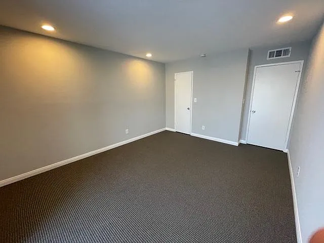 7556 Hampton Ave #304 — Photo 7