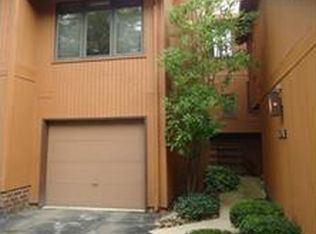 25082 Mill River Rd, Olmsted Falls, OH 44138