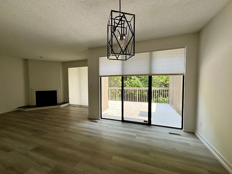 7 Dartford Ct — Photo 5