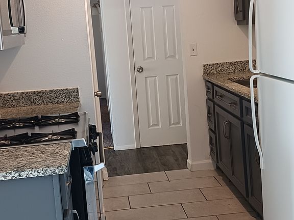 4th image of 912 Mallett St