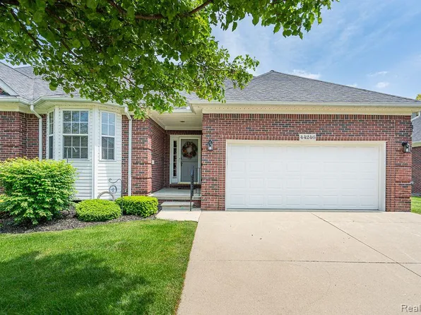 44246 Constellation Dr, Sterling Heights, MI 48314