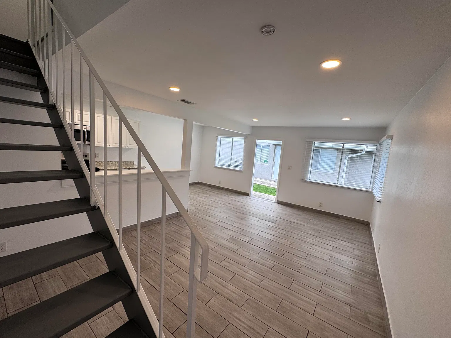 2 bed, 1.0 bath, 980 sqft, $1,850 — Photo 4