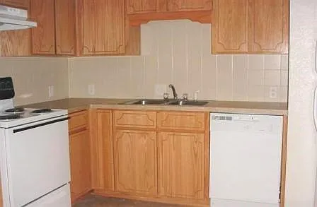 3 bed, 1150 sqft, $925 — Photo 3