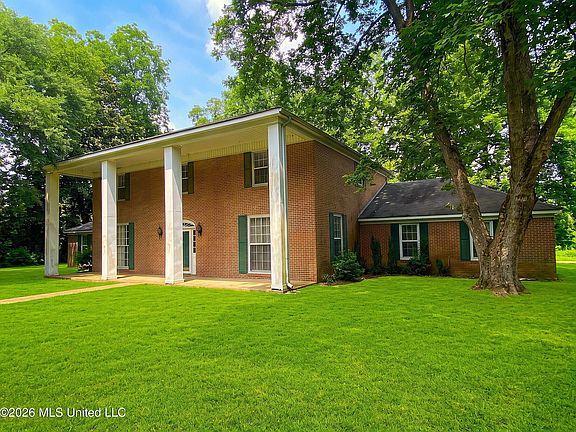 2nd image of 107 Treadway Cir