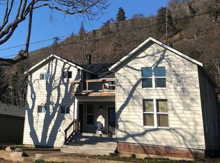 218 E Franklin St, Bingen, WA
