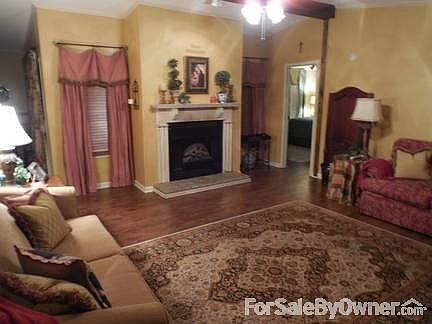 5th image of 105 Blanco Dr