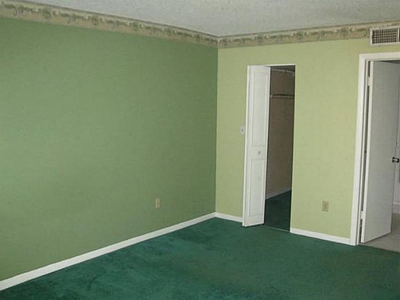 4th image of 14221 N Kendall Dr #310C