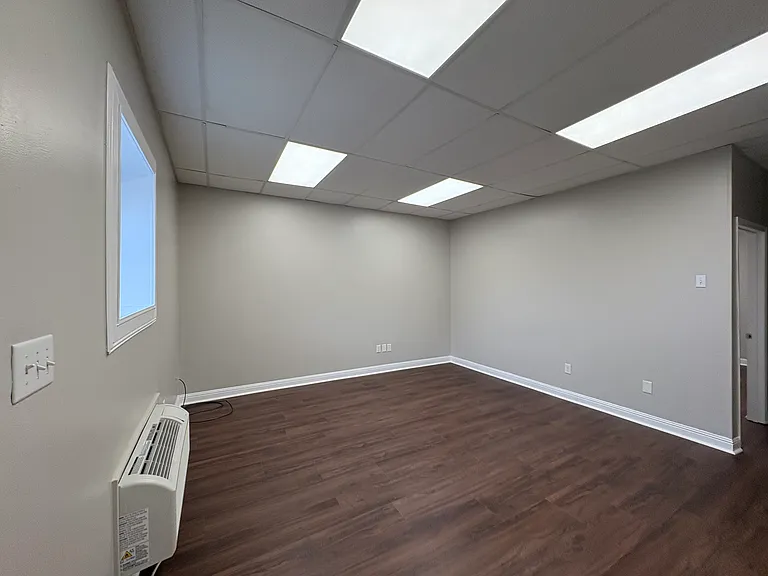 207 E Race St #42 — Photo 4