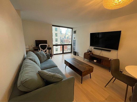 3rd image of 70 W Huron St APT 1110