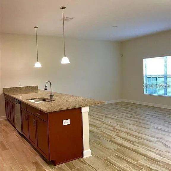 1599 Moon Valley Dr — Photo 2