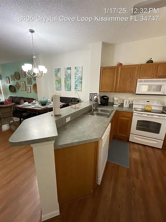 3 bed, 2.5 bath, 2191 sqft, $2,000 — Photo 3