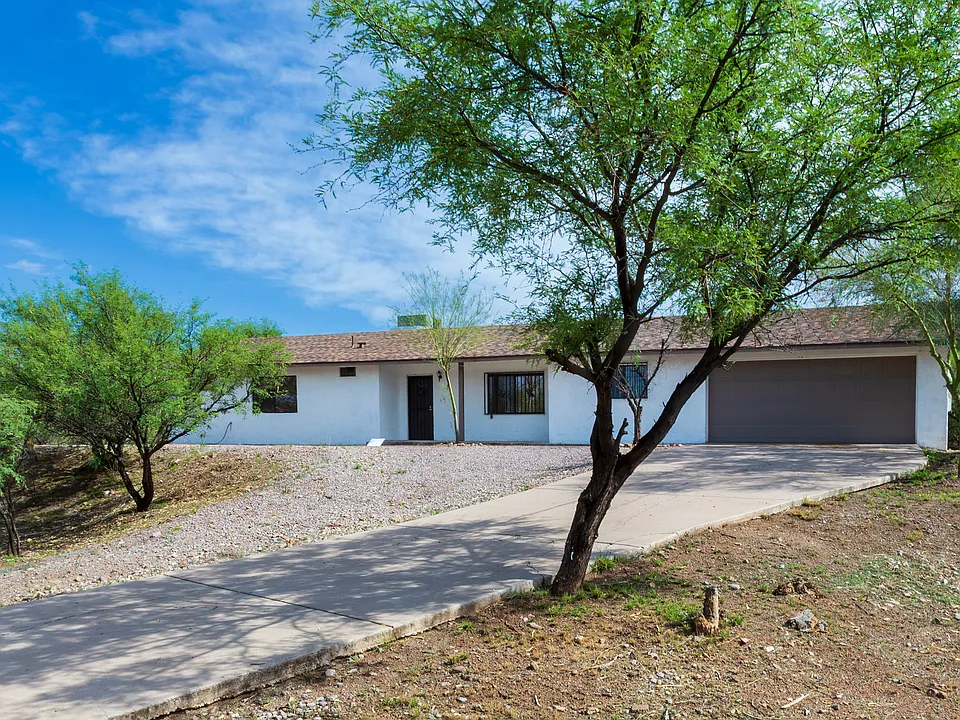 1081 Paseo Freno