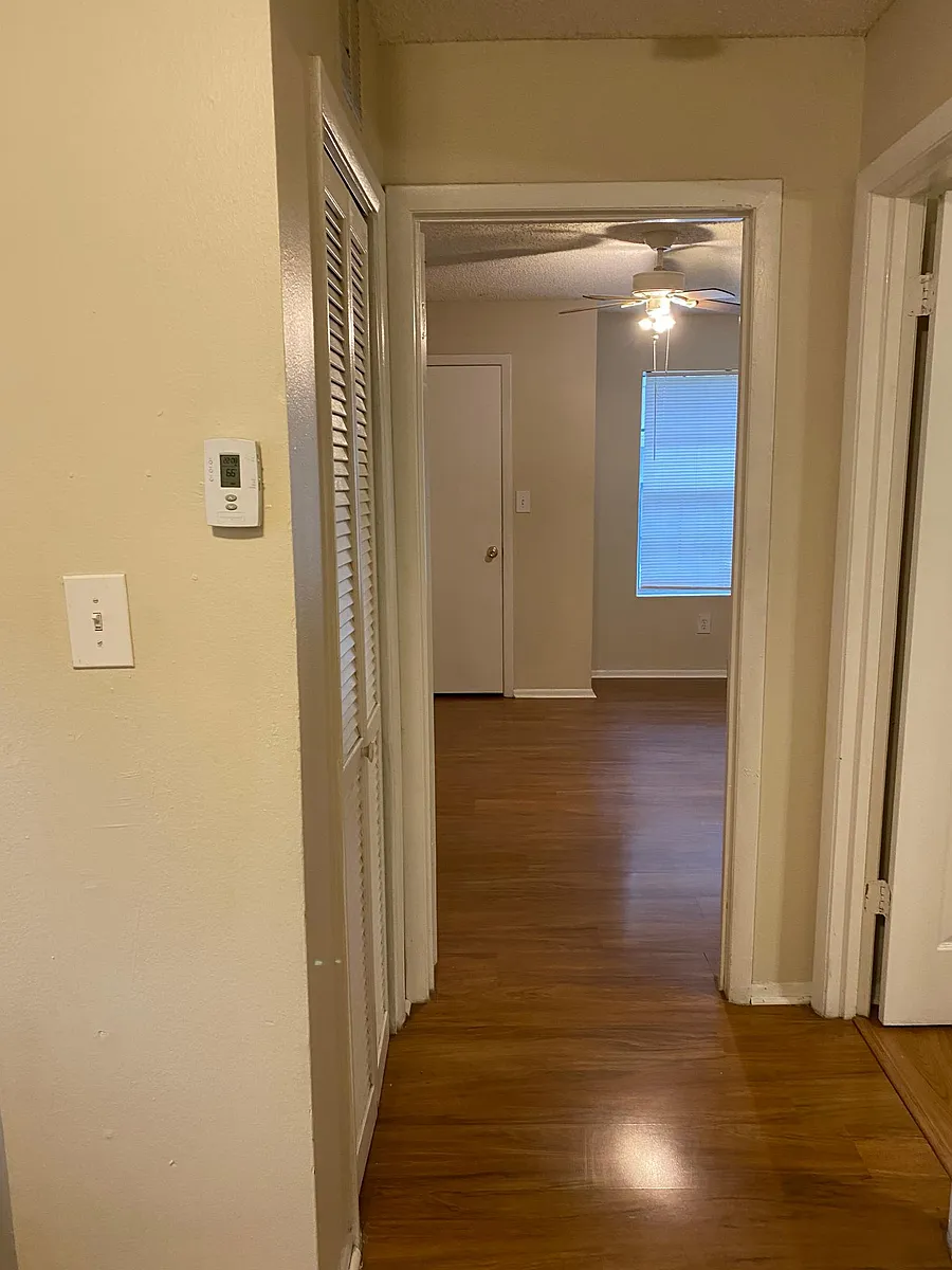 Building Photo - 216 Afton Sq #208