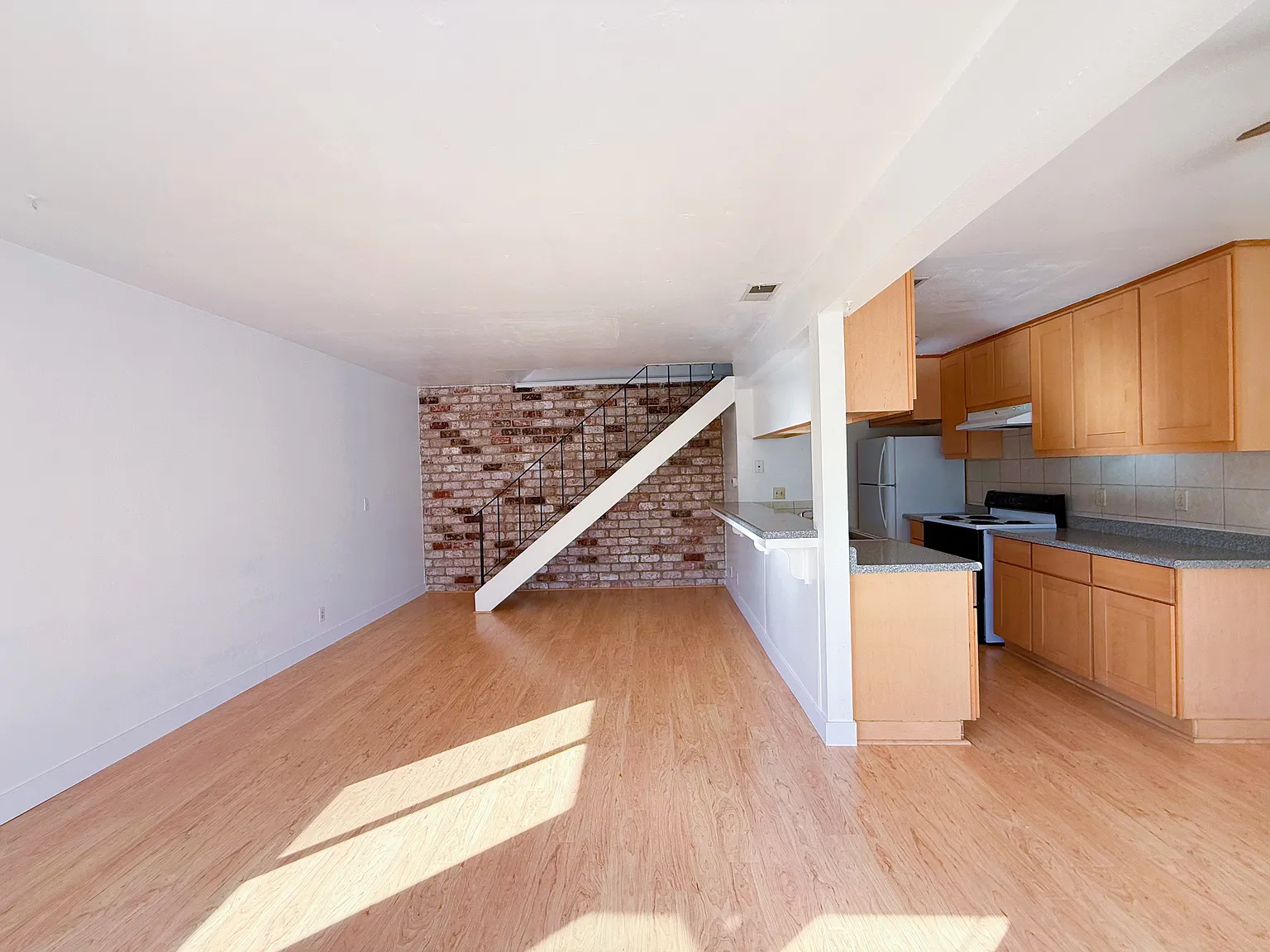 2 bed, 872 sqft, $2,800 — Photo 4