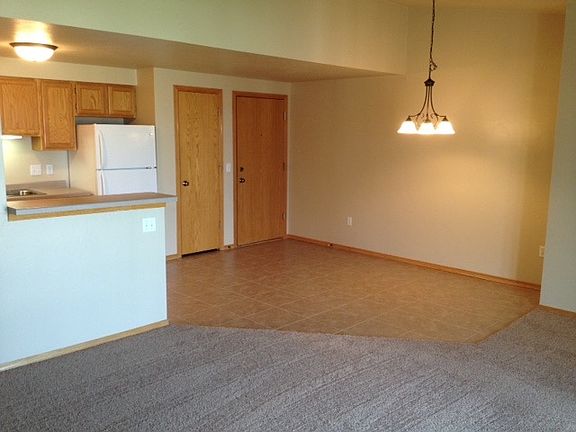 3rd image of 1561 Silverstone Trl APT 6