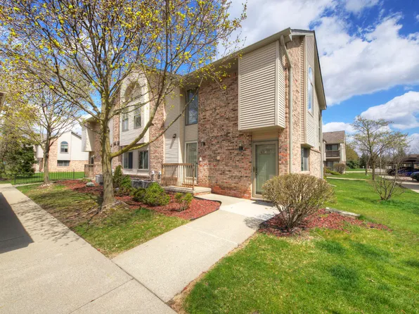 42779 Lilley Pointe Dr, Canton, MI 48187