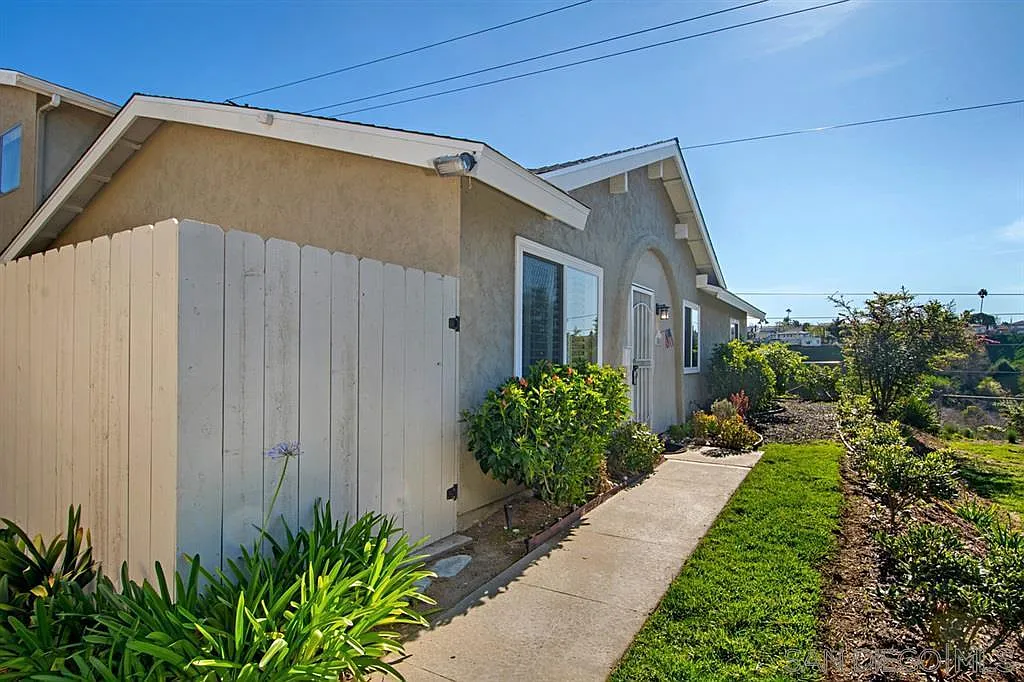 Front of unit - 7867 Camino Glorita