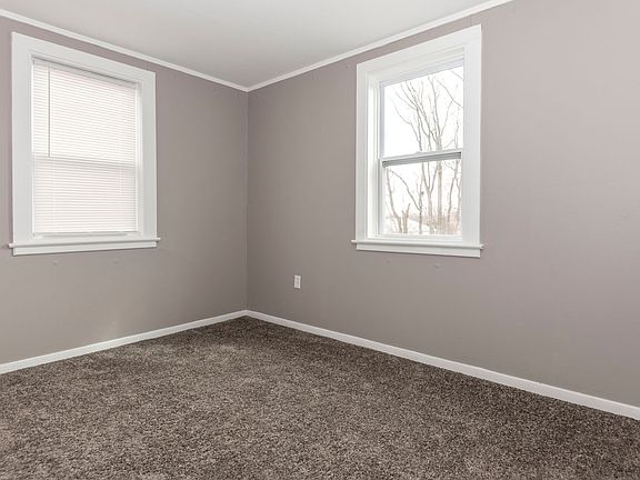 5th image of 733 W 1st St